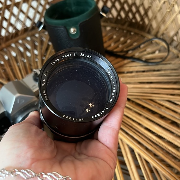 Vintage camera and lens - Picture 3 of 9